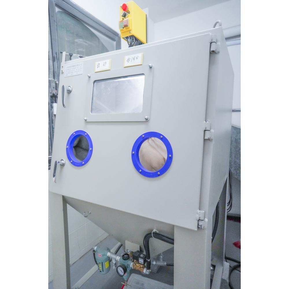 Sand Blasting Machine